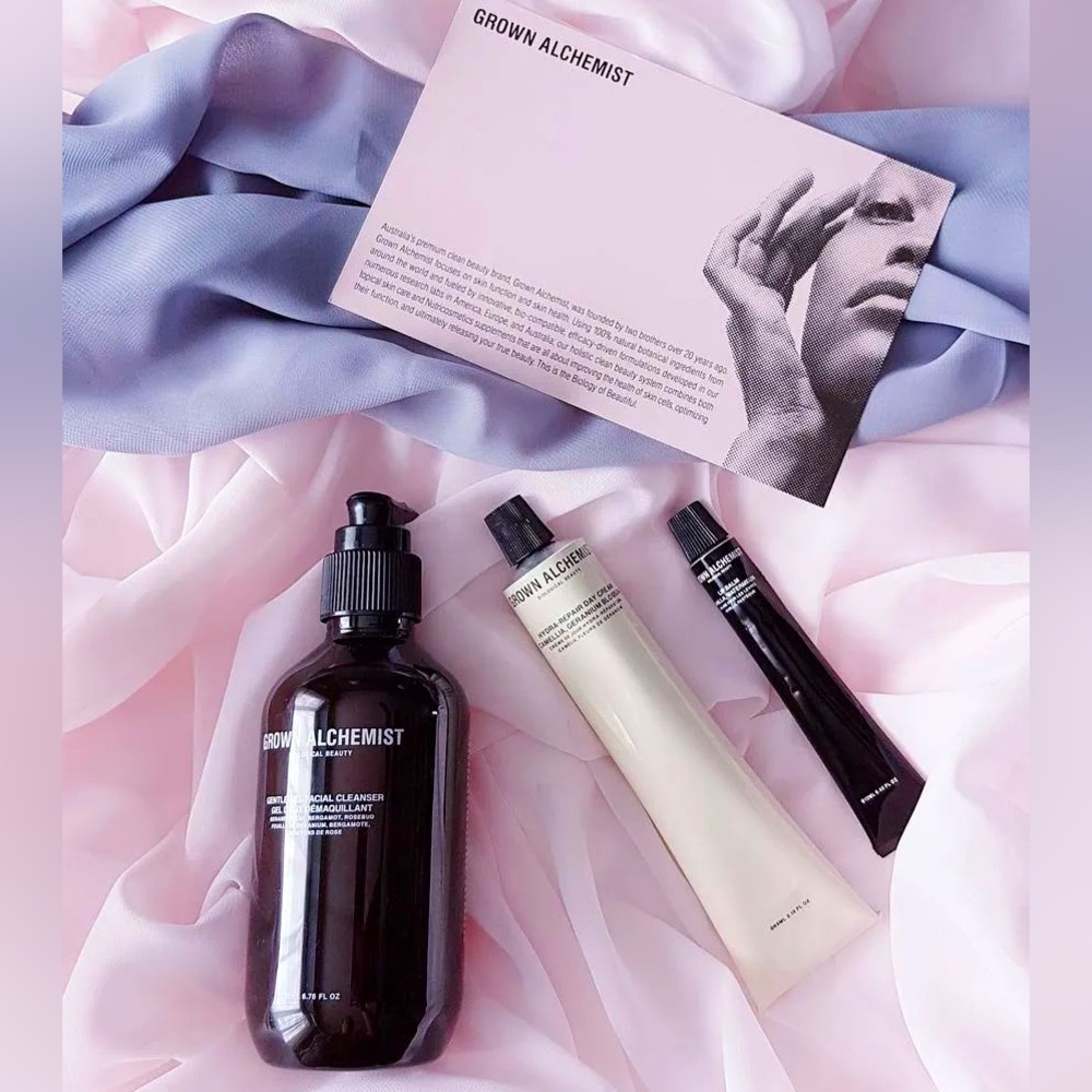 HYDRA-RESTORE DAY CREAM Brand New! Please Note: Without outer box - Picture 2 of 6